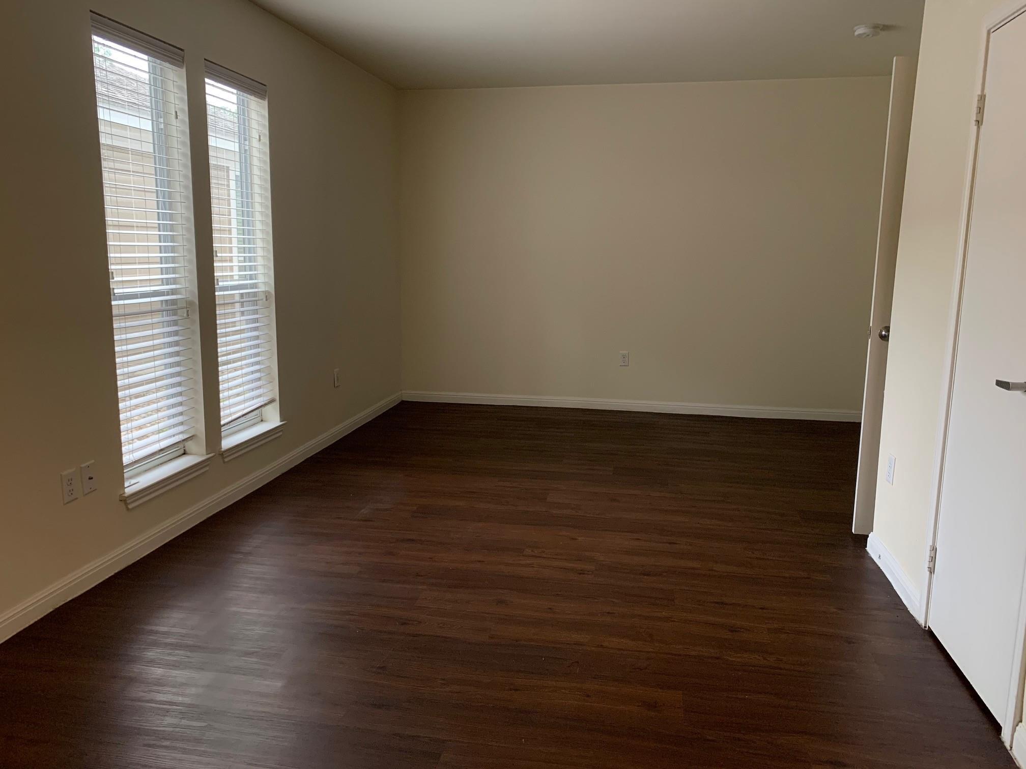 2512 Durwood ST 105
