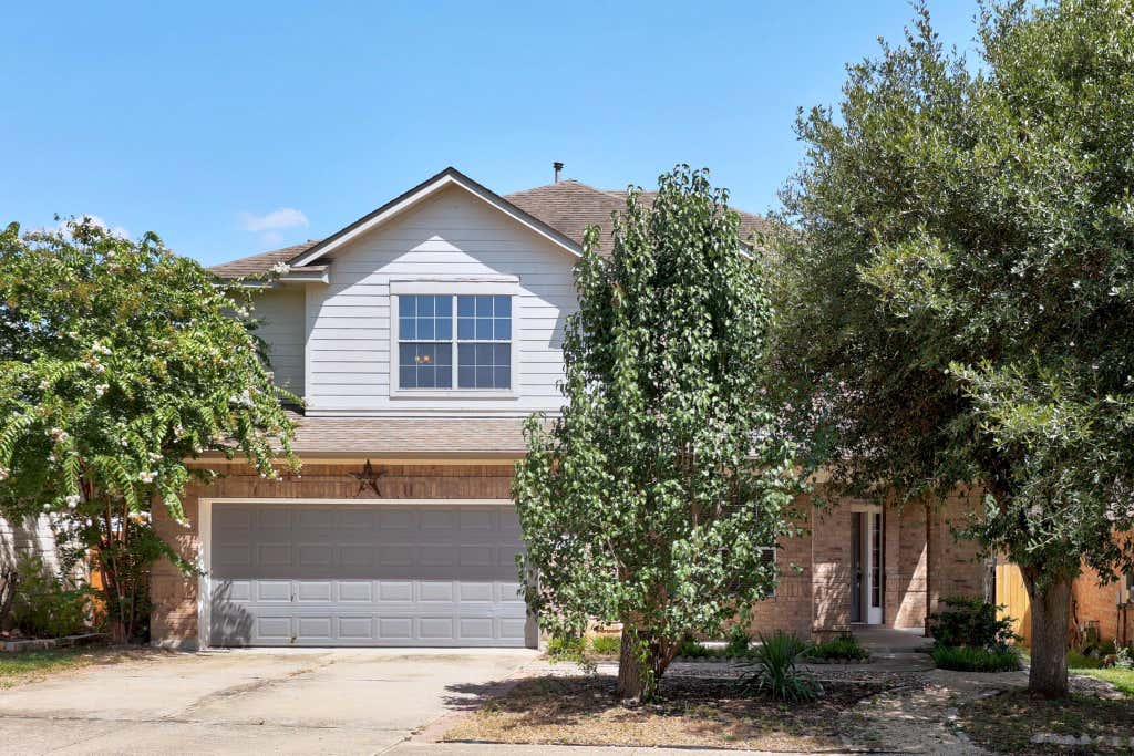 Photo of 10005 MOUNT RAINIER DR, Austin, TX 78747 (MLS # 2769007)