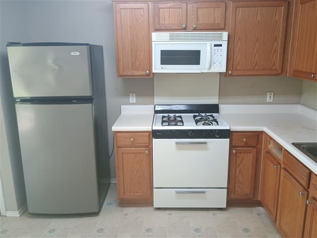 506 Garrett CT