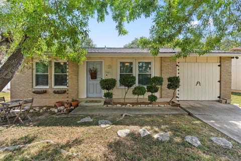 Photo of 3303 Plantation RD, Austin, TX 78745 (MLS # 7189100)