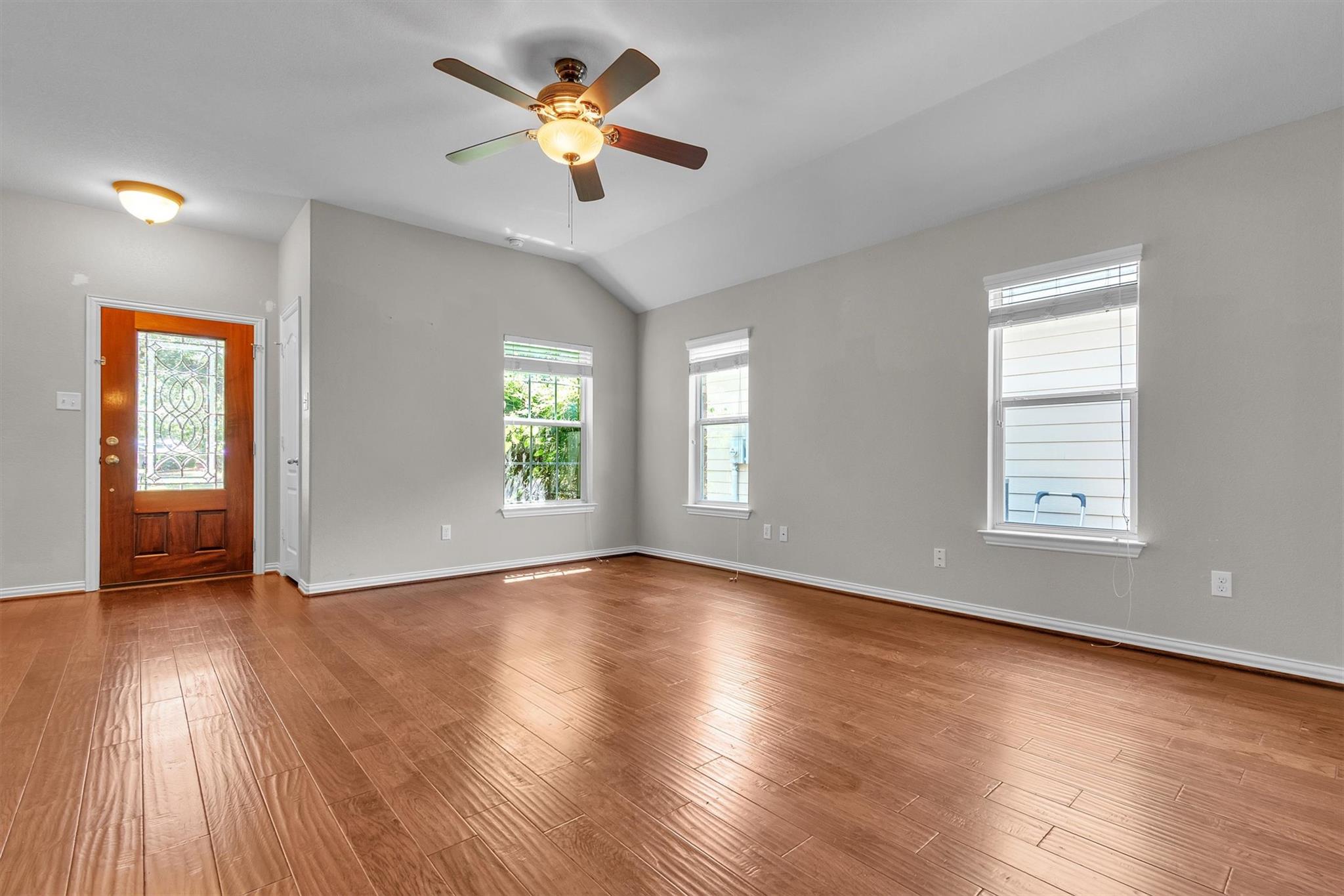 204 Chickadee LN