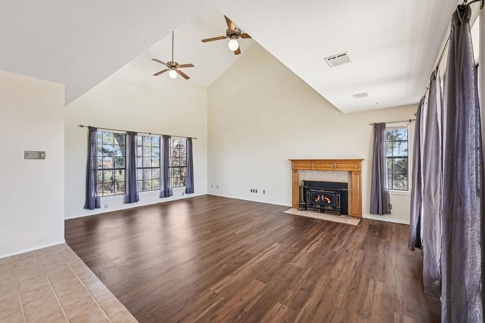 407 Country LN