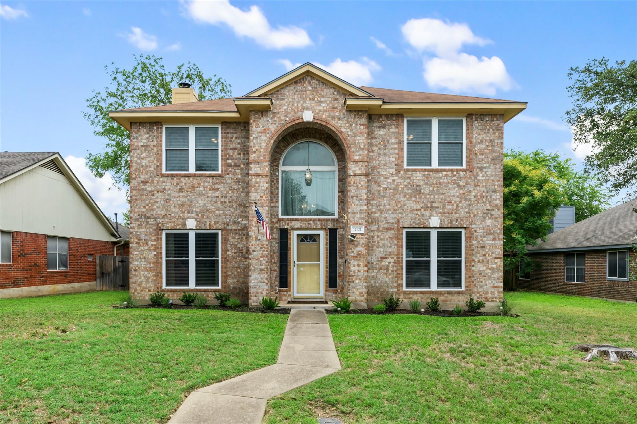 17121 Bishopsgate DR