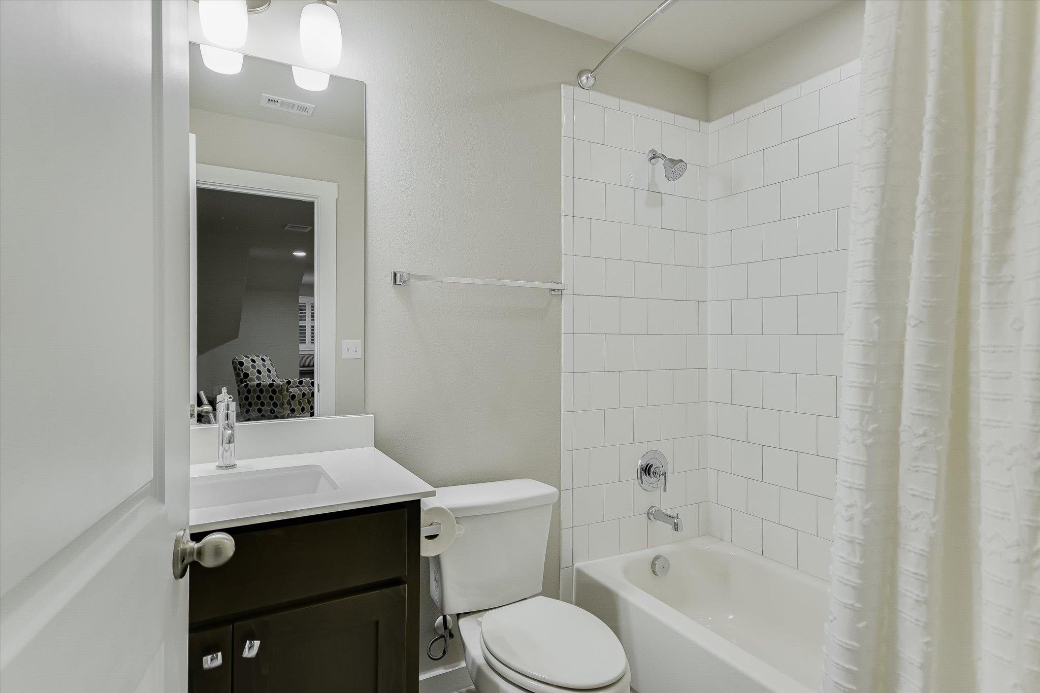 Liberty Hill, Texas 78642, United States, 4 Bedrooms Bedrooms, ,4 BathroomsBathrooms,Residential,Active,200635