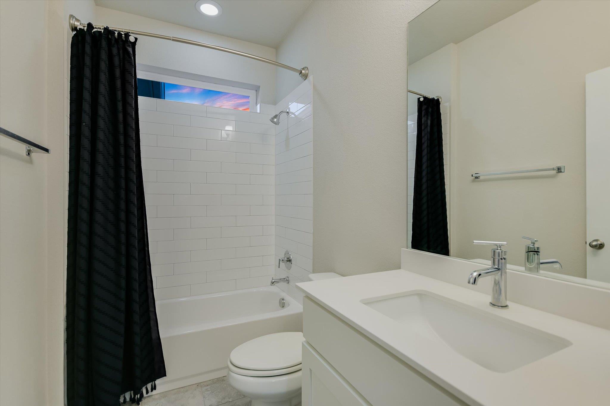 Liberty Hill, Texas 78642, United States, 4 Bedrooms Bedrooms, ,4 BathroomsBathrooms,Residential,Active,200635