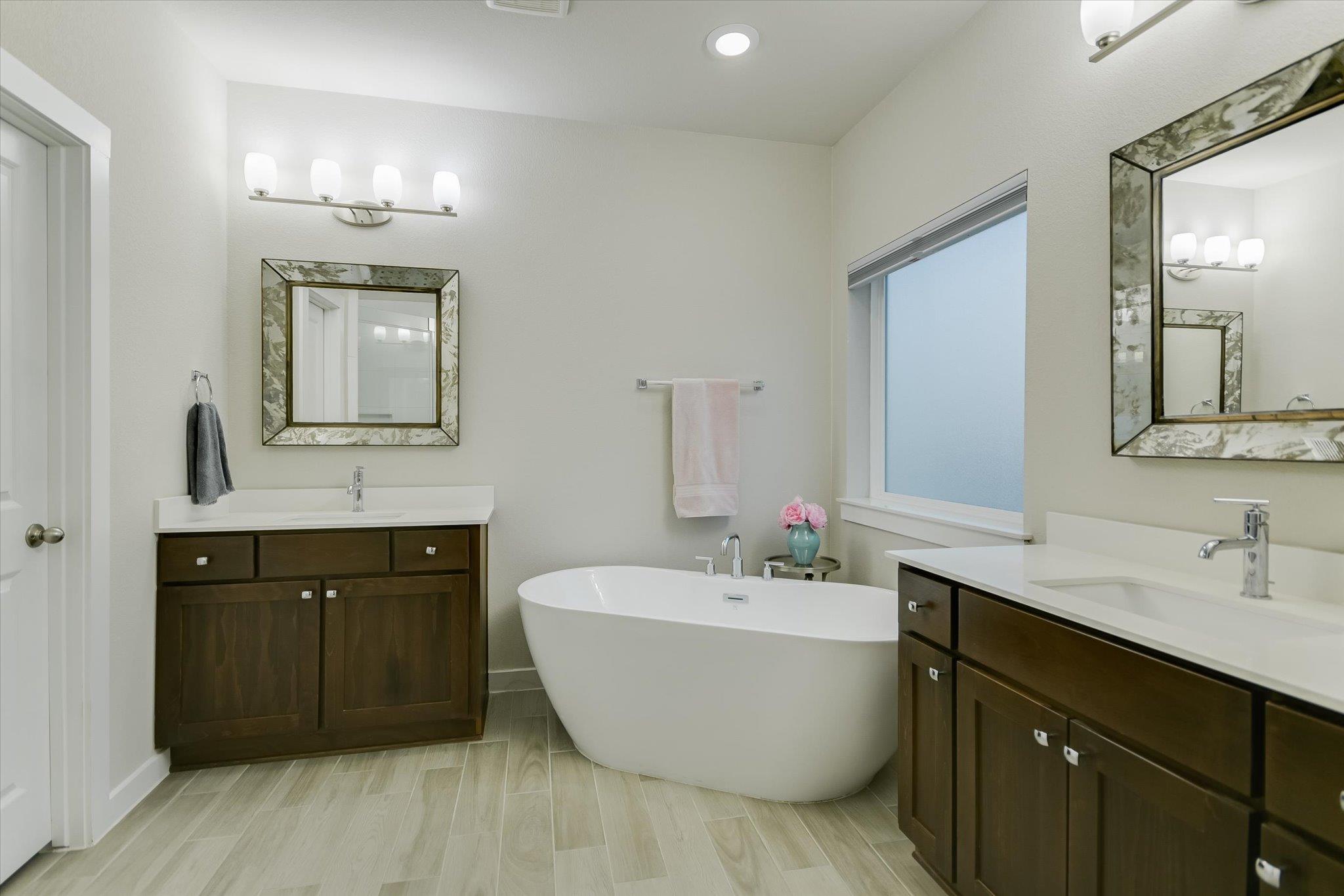 Liberty Hill, Texas 78642, United States, 4 Bedrooms Bedrooms, ,4 BathroomsBathrooms,Residential,Active,200635