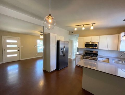 Photo of 1806 Blue Crest DR #B, Austin, TX 78704 (MLS # 4479166)