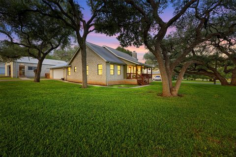 208 Willet DR Buda TX 78610