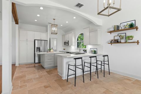 Tiny photo for 18408 West Rim DR, Jonestown, TX 78645 (MLS # 2332268)