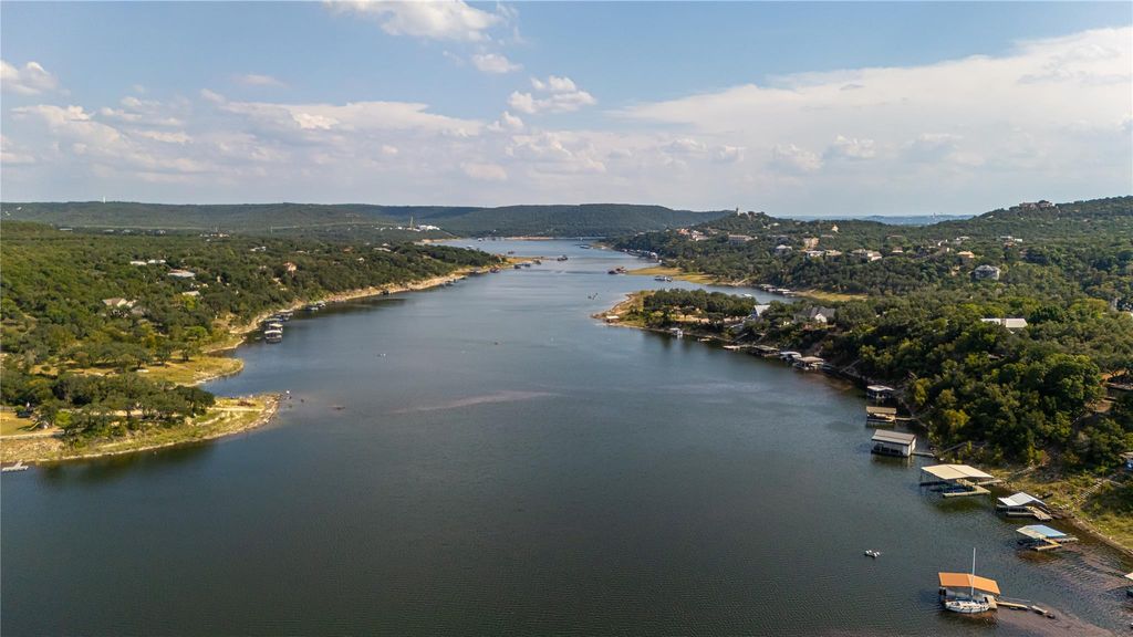 Photo for 18408 West Rim DR, Jonestown, TX 78645 (MLS # 2332268)