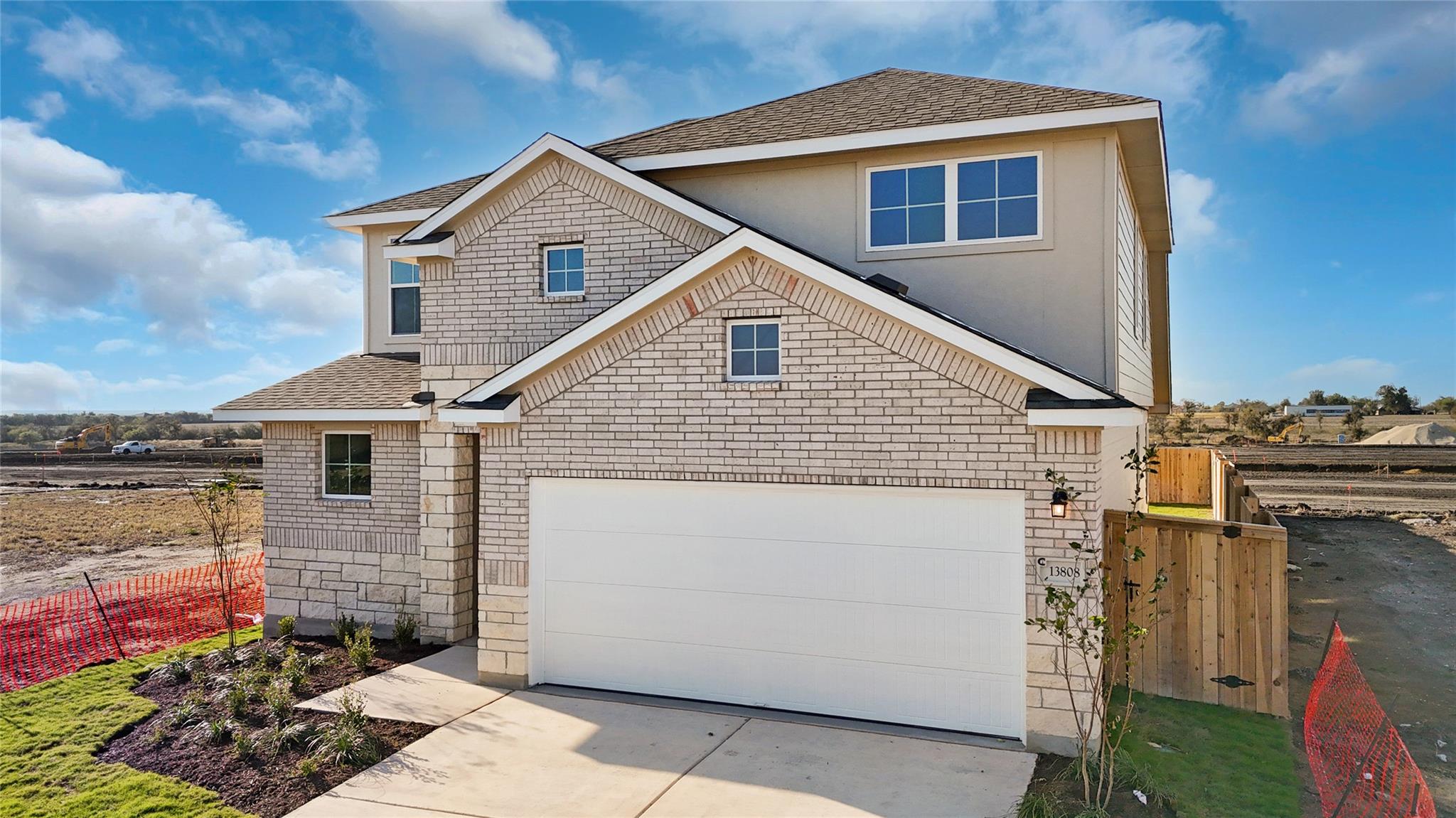 25605 Flora Bella LN