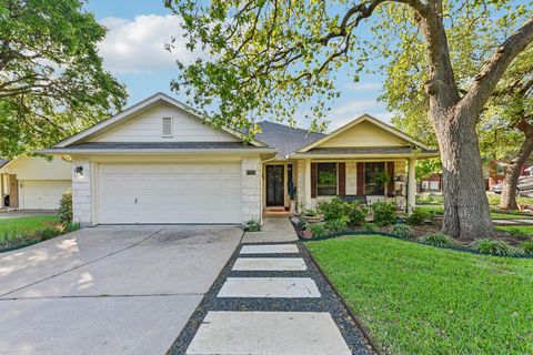 Photo of 8909 Lomita Verde CT, Austin, TX 78749 (MLS # 5442817)