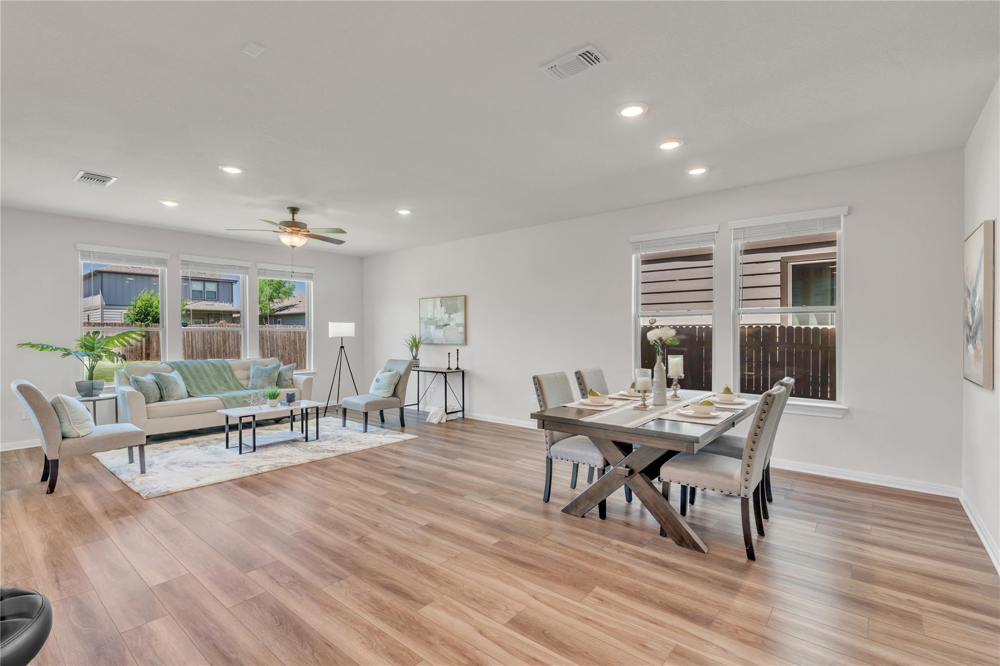201 Bella Luna WAY