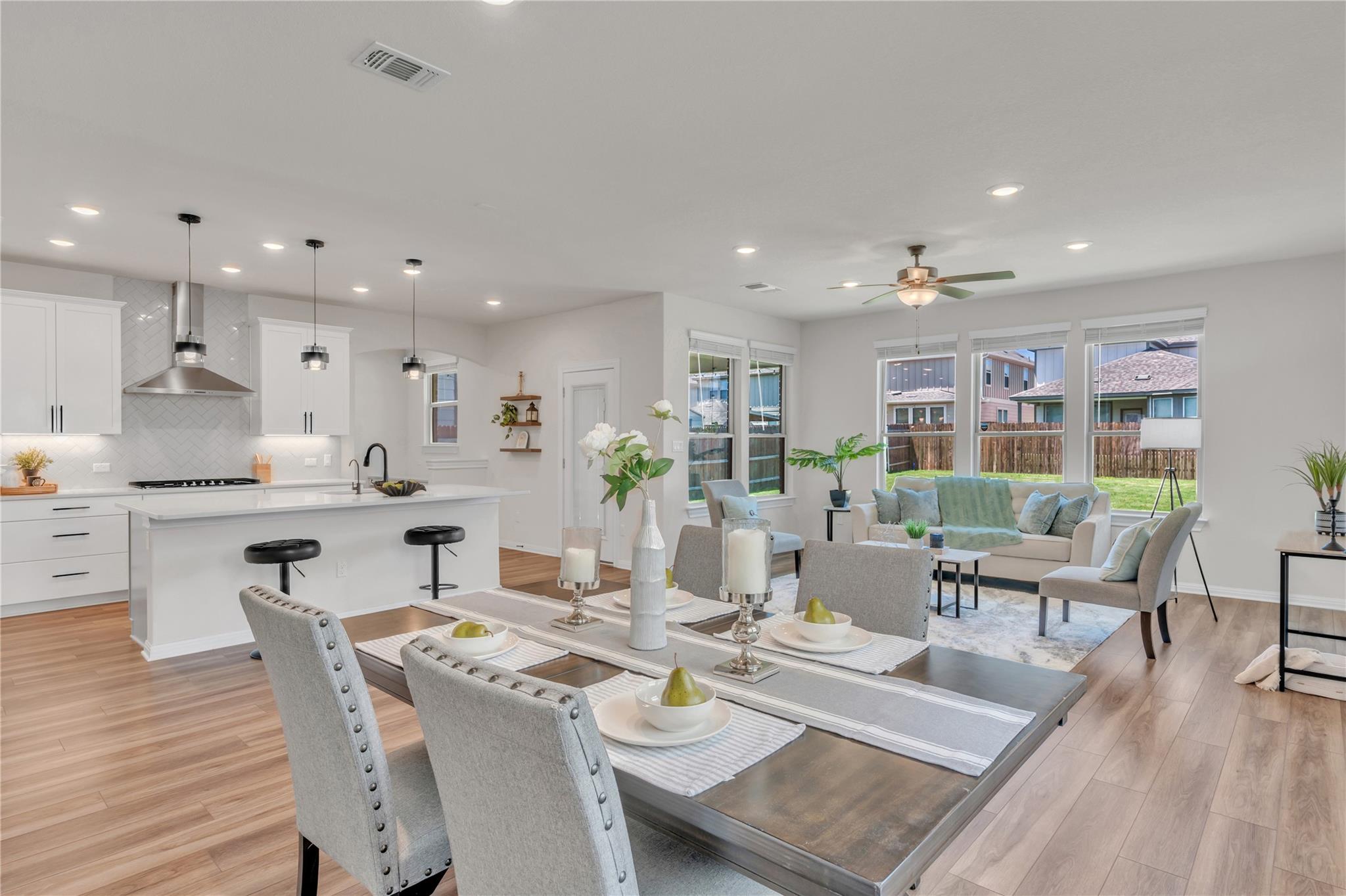 201 Bella Luna WAY