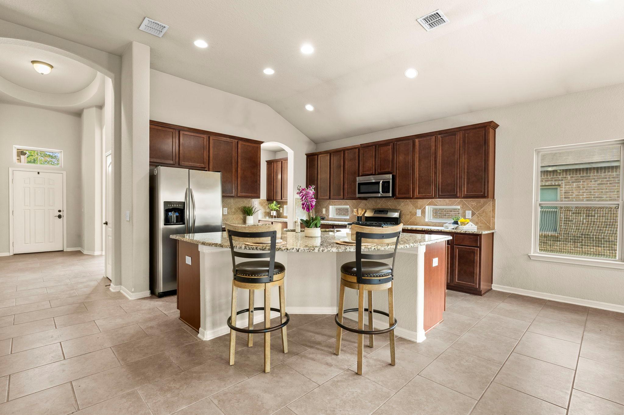 668 Peacock LN