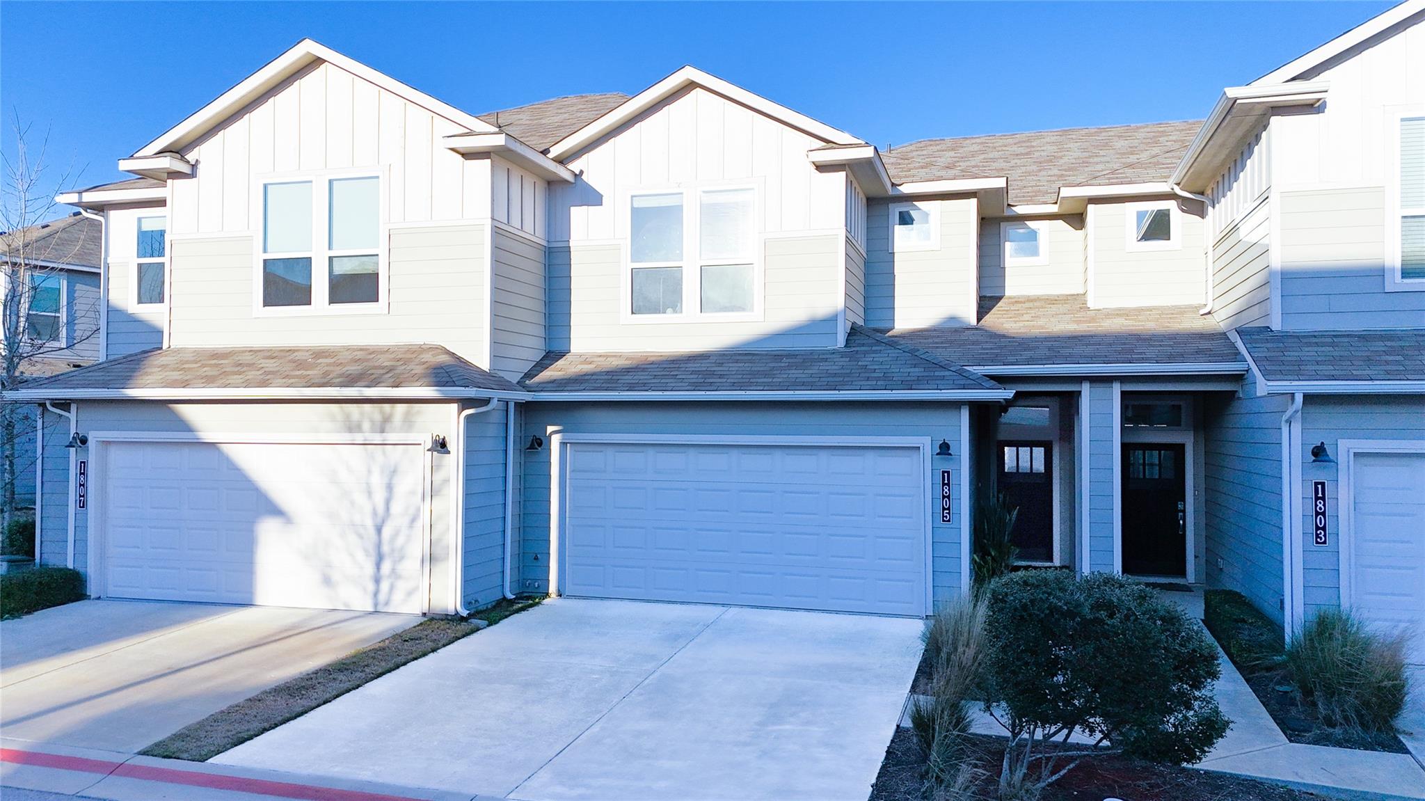 1805 Roseburg DR