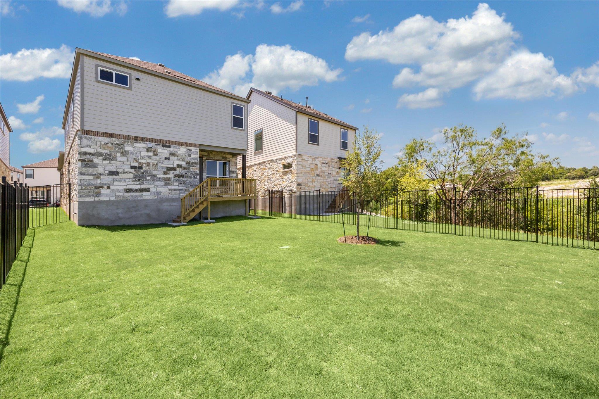 1531 N Red Bud LN 21