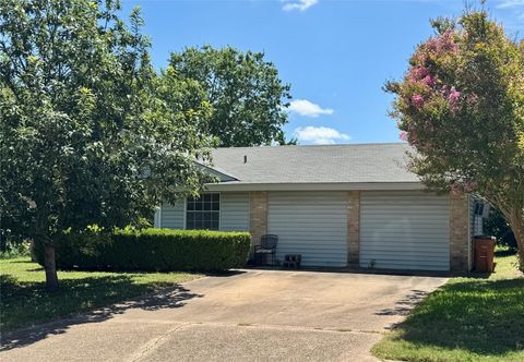 Photo of 5813 Cedardale DR, Austin, TX 78745 (MLS # 6757375)