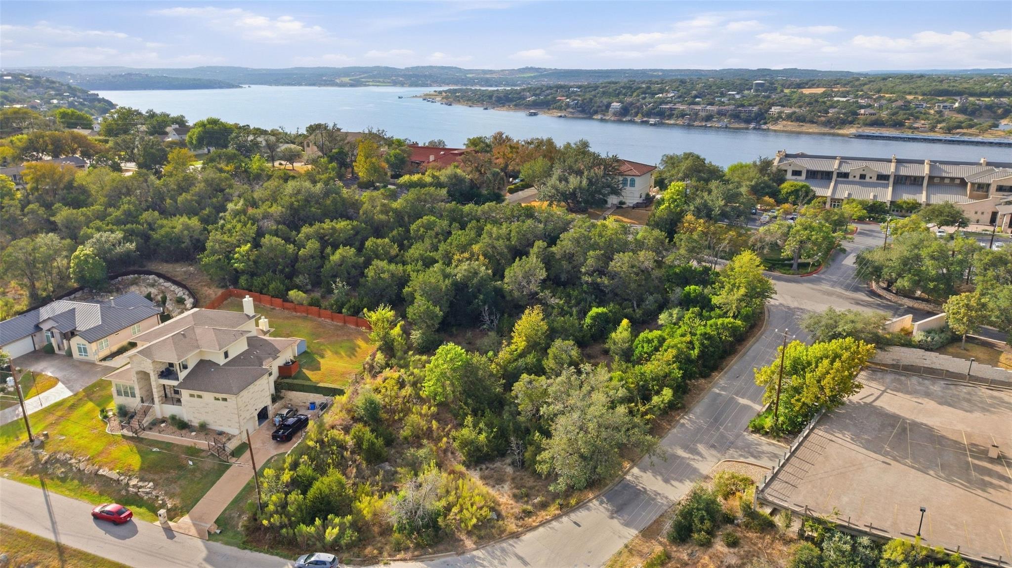 114 Lakeway DR