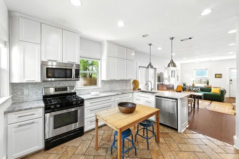 Tiny photo for 900 W Lynn ST, Austin, TX 78703 (MLS # 8912911)