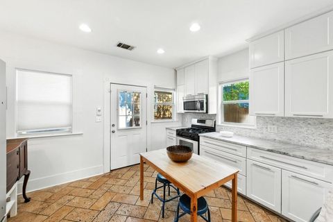 Tiny photo for 900 W Lynn ST, Austin, TX 78703 (MLS # 8912911)