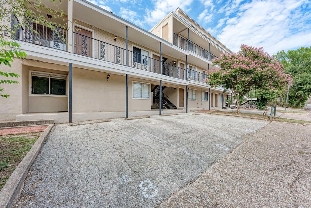 Photo of 1010 W 23rd ST #6, Austin, TX 78705 (MLS # 8258340)