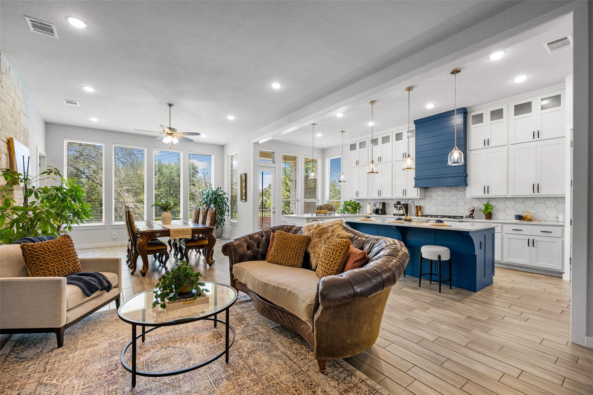 619 Painted Creek WAY