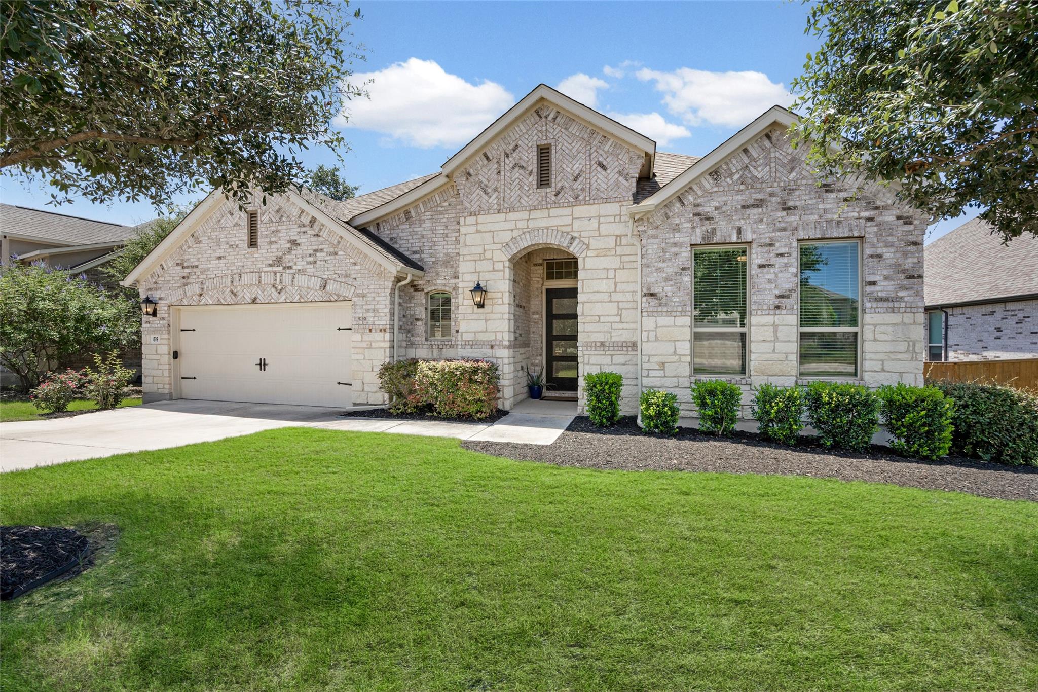 619 Painted Creek WAY