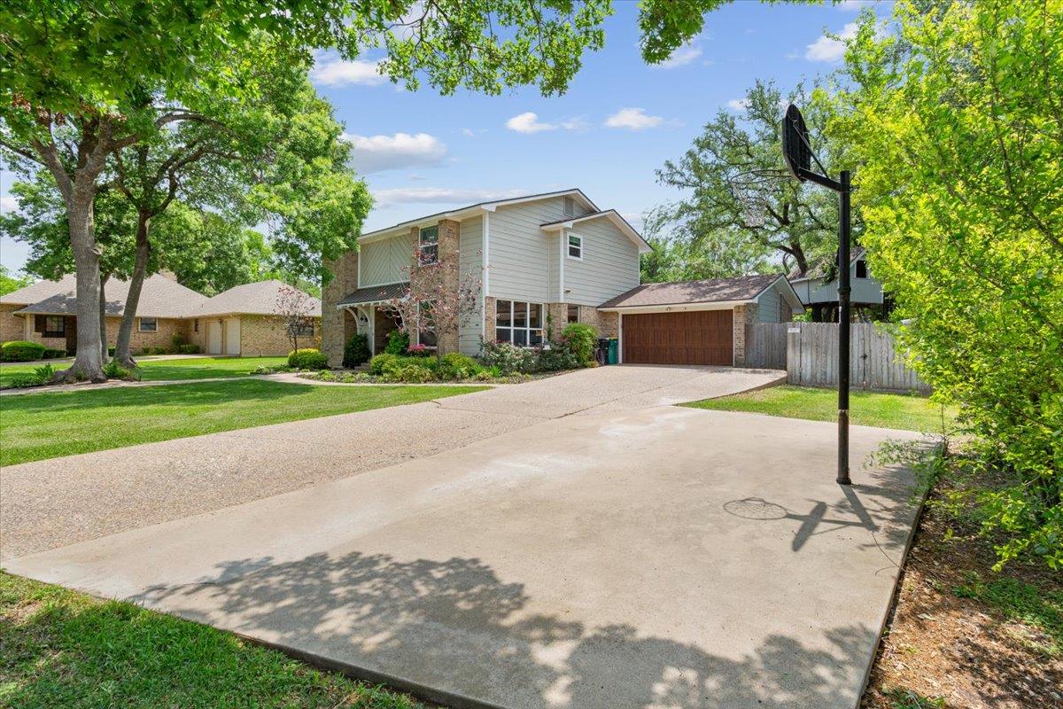 2901 Olympia DR