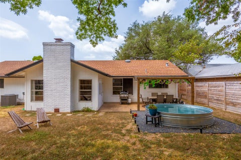 Tiny photo for 10201 Parkfield DR, Austin, TX 78758 (MLS # 8145459)