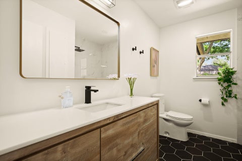 Tiny photo for 10201 Parkfield DR, Austin, TX 78758 (MLS # 8145459)