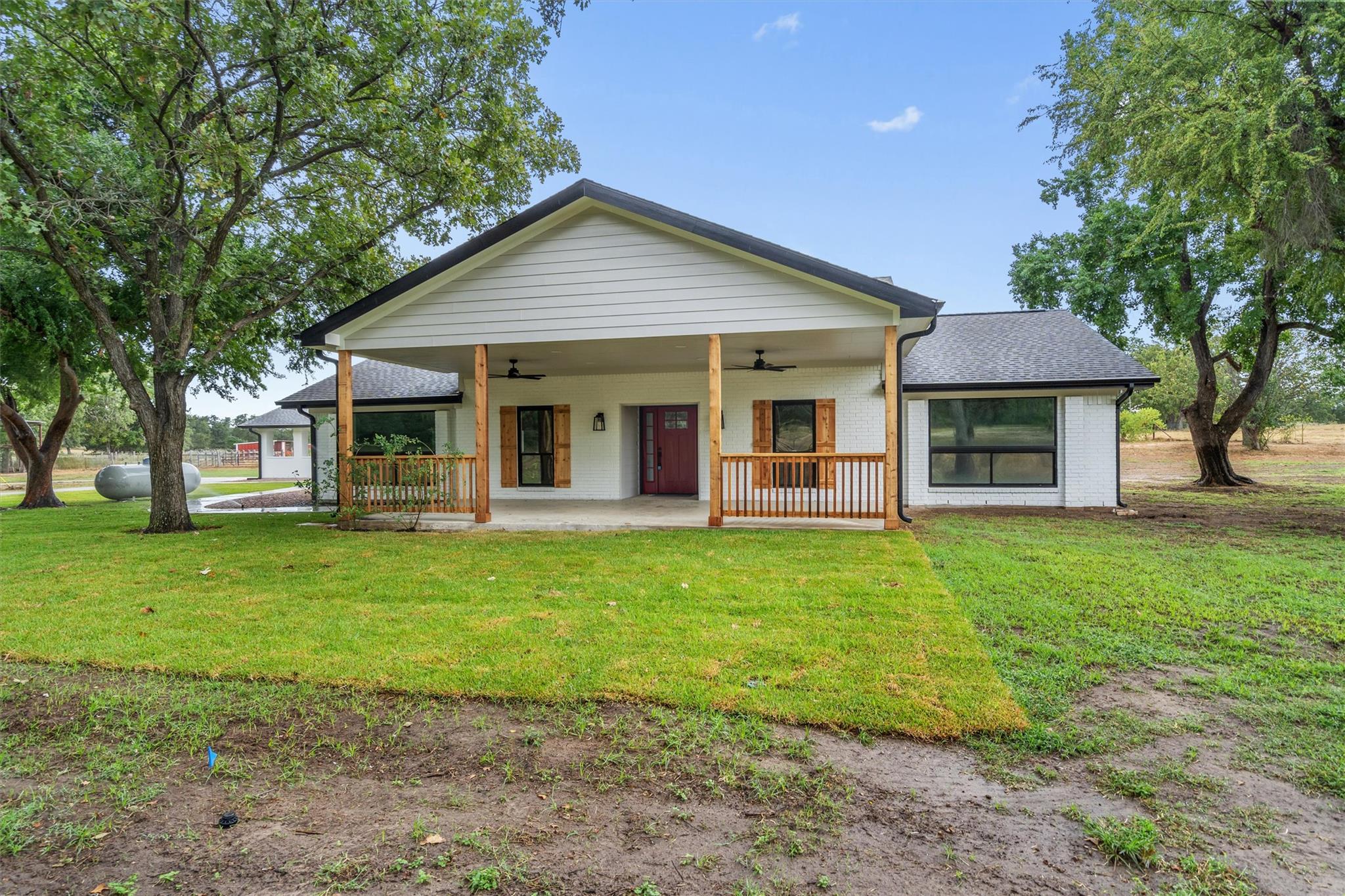 1037 Western Hills RD