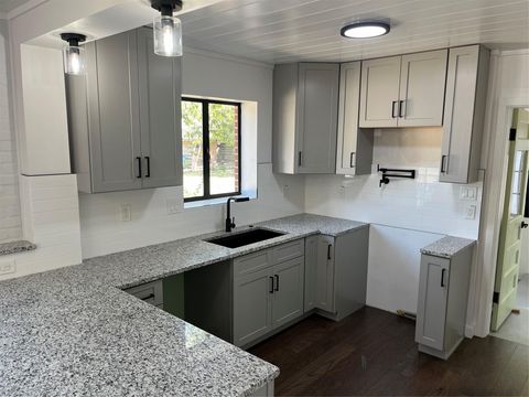 Tiny photo for 5611 Joe Sayers Ave, Austin, TX 78756 (MLS # 1185628)