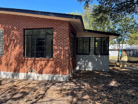 Tiny photo for 5611 Joe Sayers Ave, Austin, TX 78756 (MLS # 1185628)
