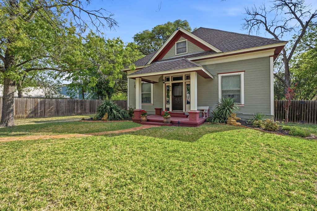 Photo of 410 Cibilo ST, Lockhart, TX 78644 (MLS # 7626906)