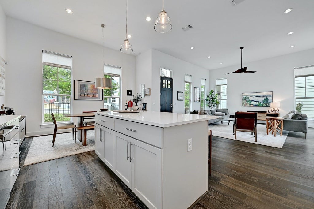 Photo of 4806 Springdale RD, Austin, TX 78723 (MLS # 4390016)