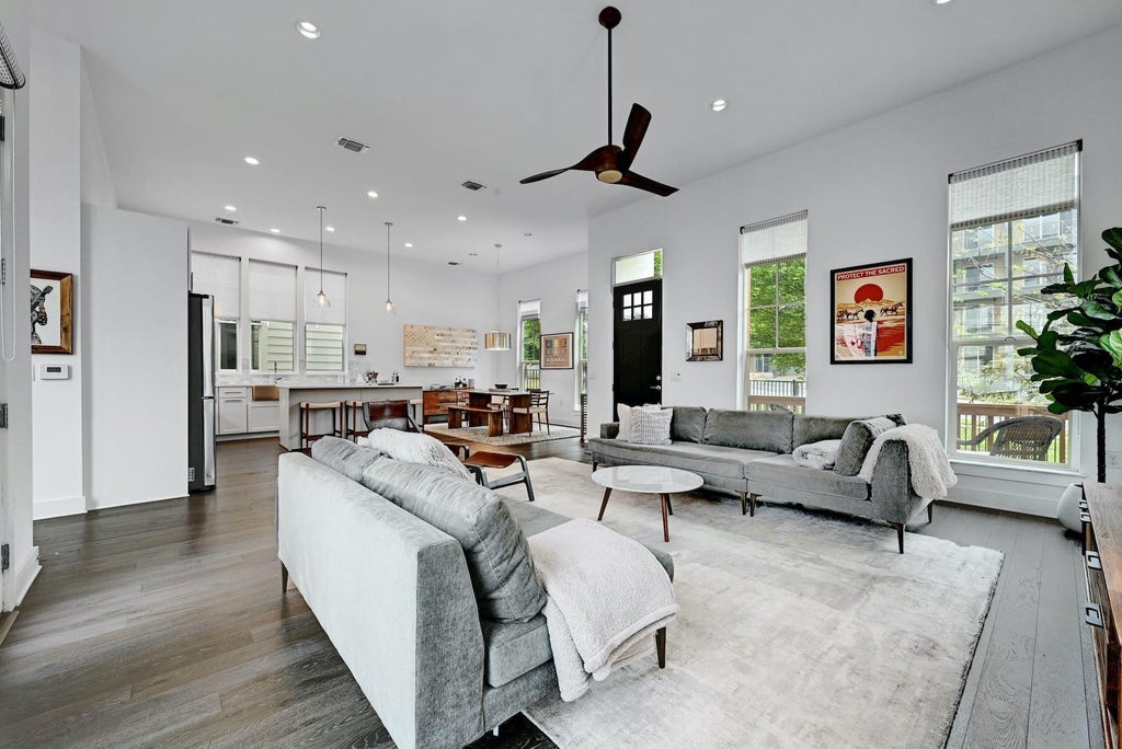Photo of 4806 Springdale RD, Austin, TX 78723 (MLS # 4390016)