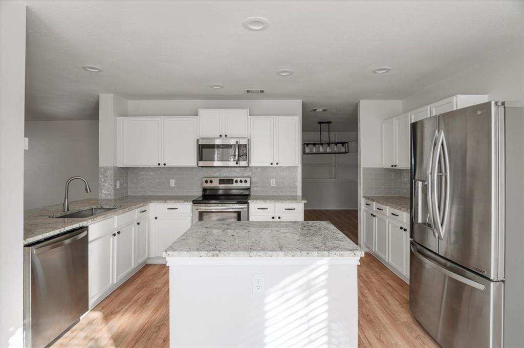 1179 Forest Bluff TRL