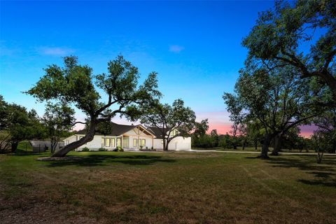 Photo of 717 E Creek DR, Dripping Springs, TX 78620 (MLS # 7965463)