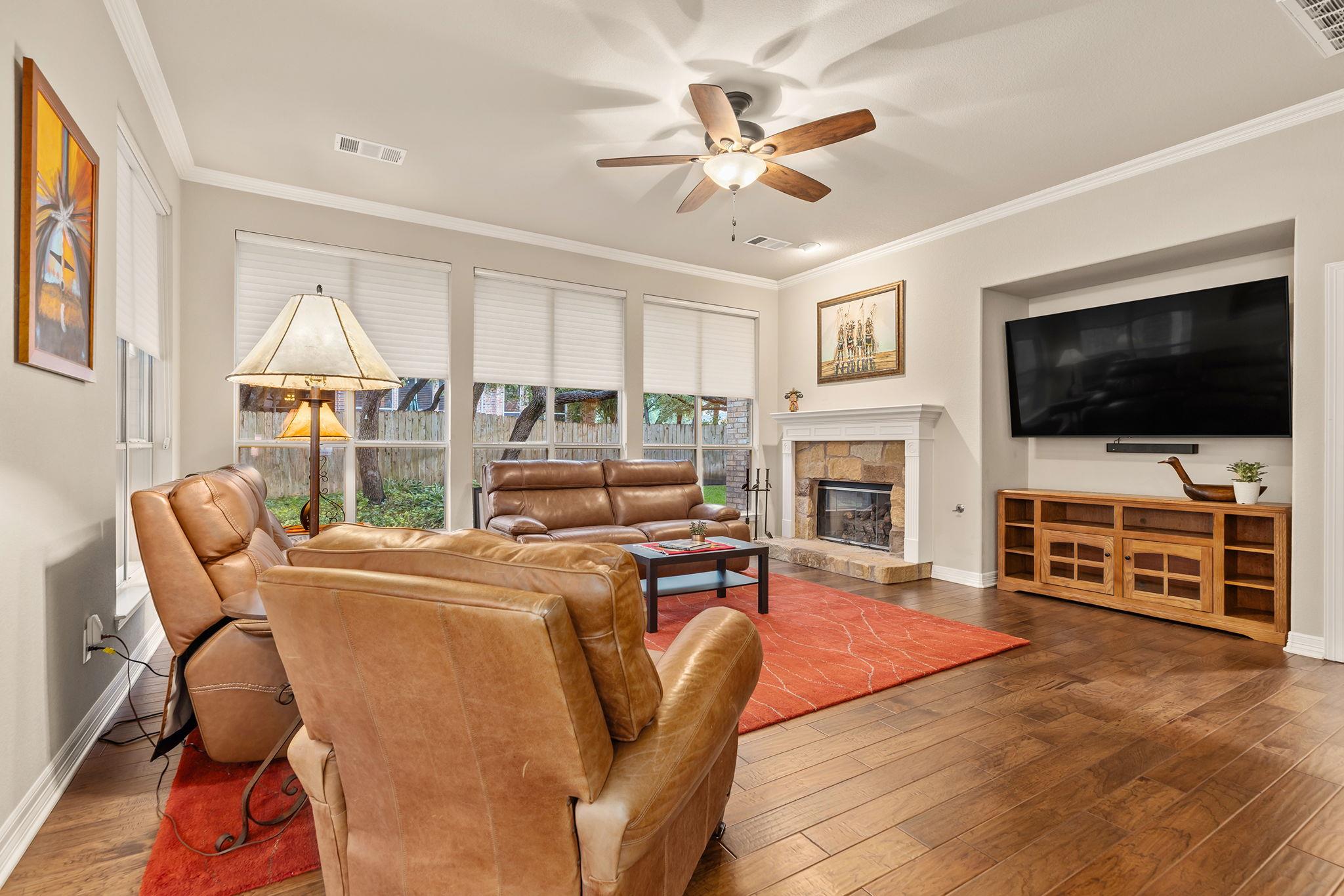 2708 Deep River CIR