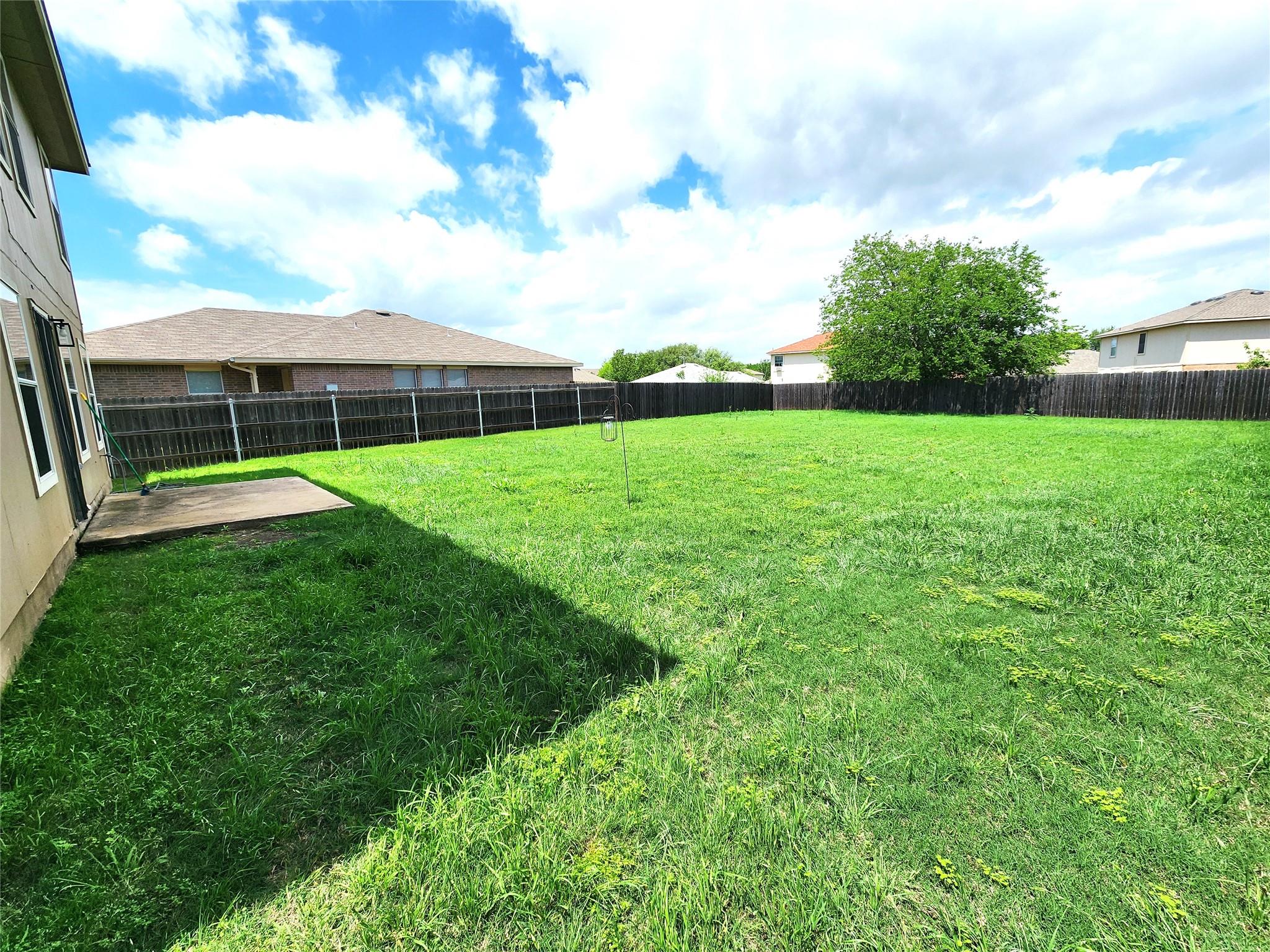 933 Meadow Ridge LOOP