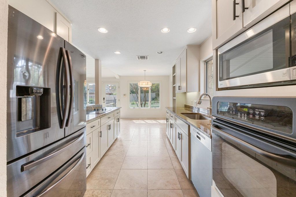 Photo for 9902 Winding Oak CIR, Austin, TX 78750 (MLS # 1702889)