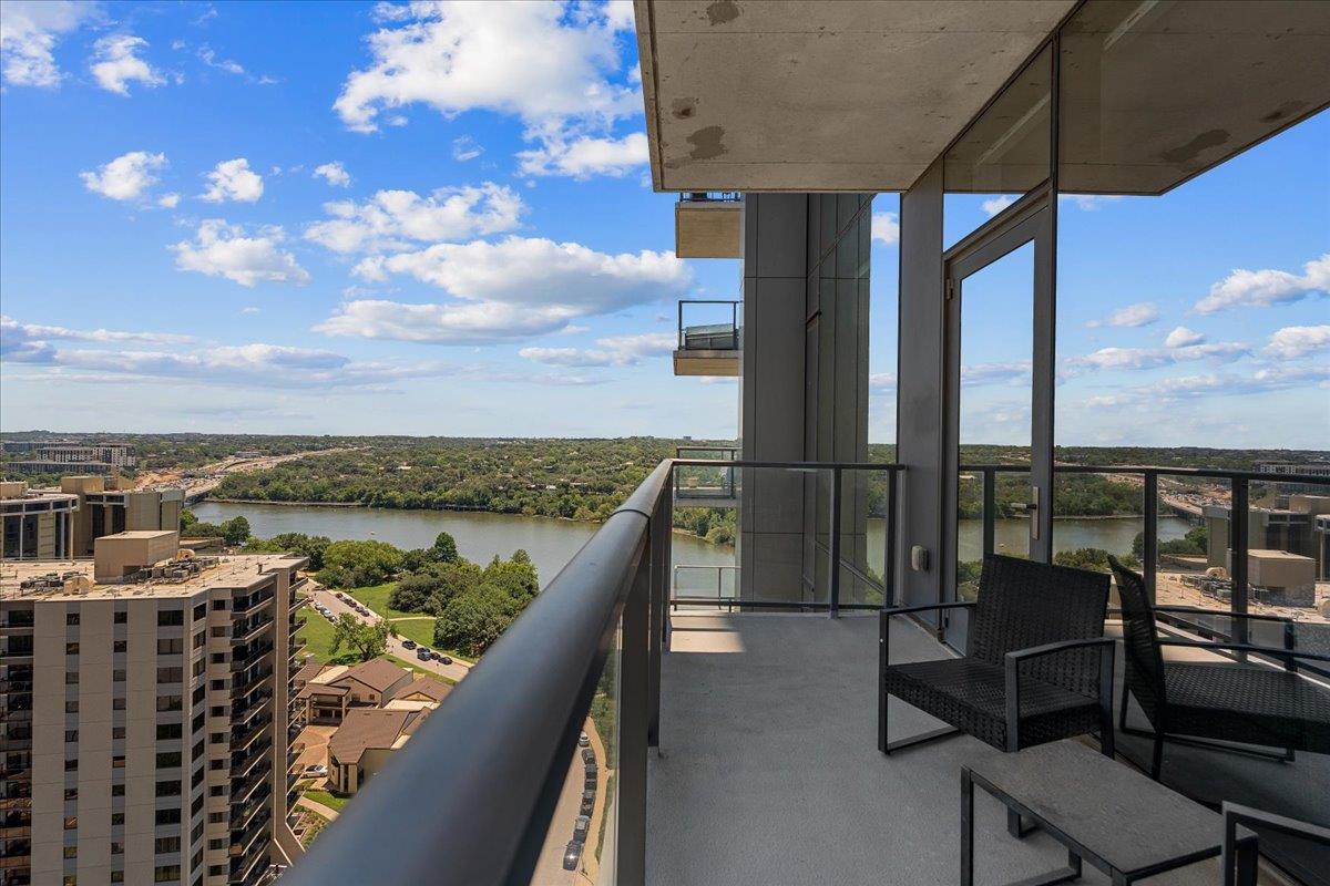 44 East Ave 1609