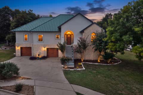 Photo of 609 S LAKE CREEK DR, Round Rock, TX 78681 (MLS # 6652594)