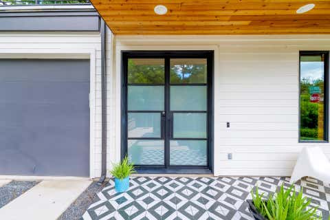 Photo of 2201 E 16th ST, Austin, TX 78702 (MLS # 8448816)