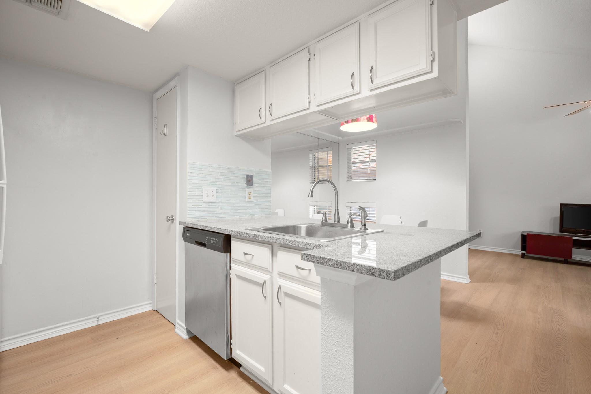 2311 Nueces ST 303