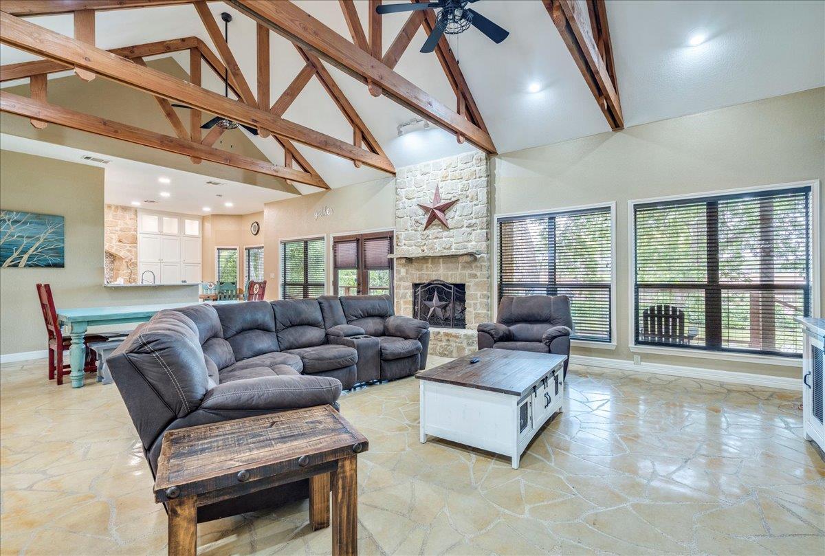 302 Guadalupe River DR