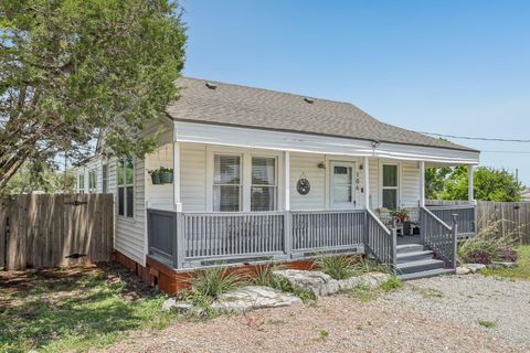 106 County Road 425 Spicewood TX 78669