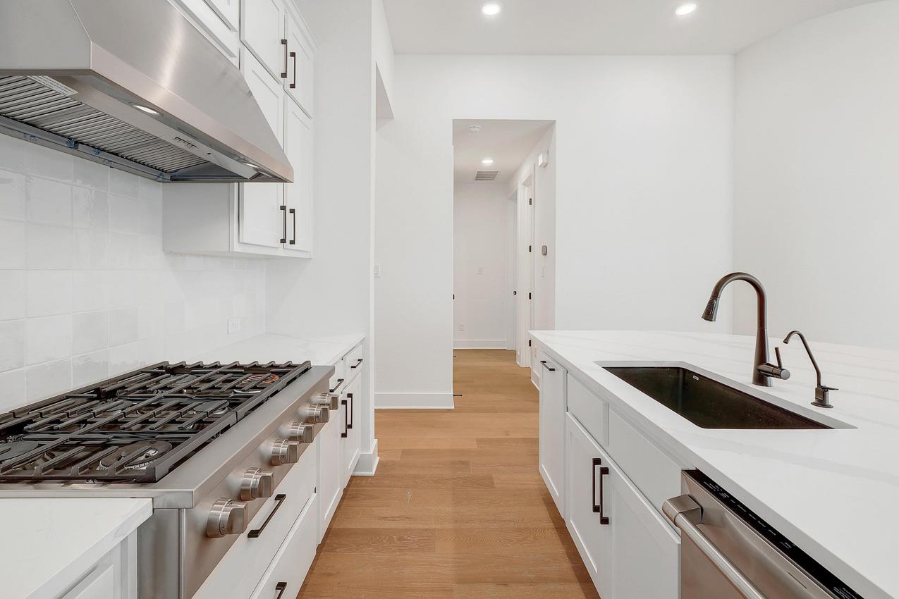 105 Timber Glen LN