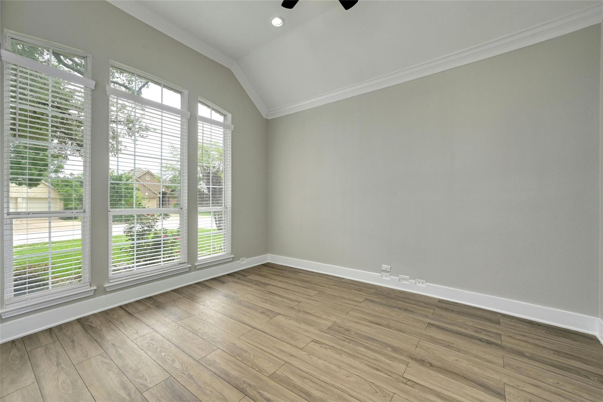 4933 China Garden DR